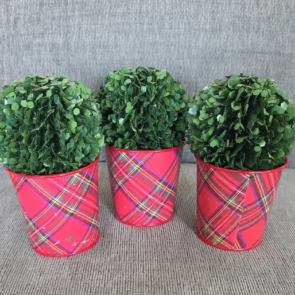 Plaid Red and Green Topiary Set Of Three, NWT